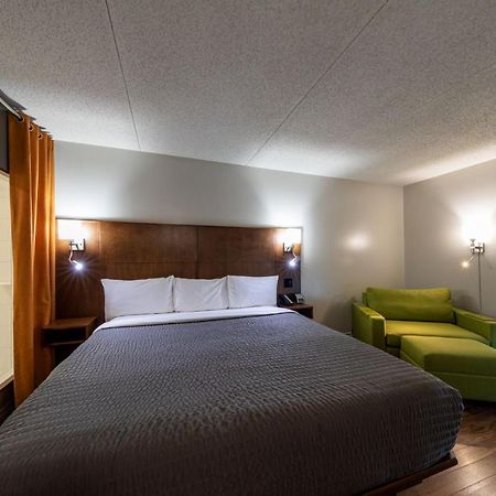 Hotel & Suites Normandin Quebec Экстерьер фото