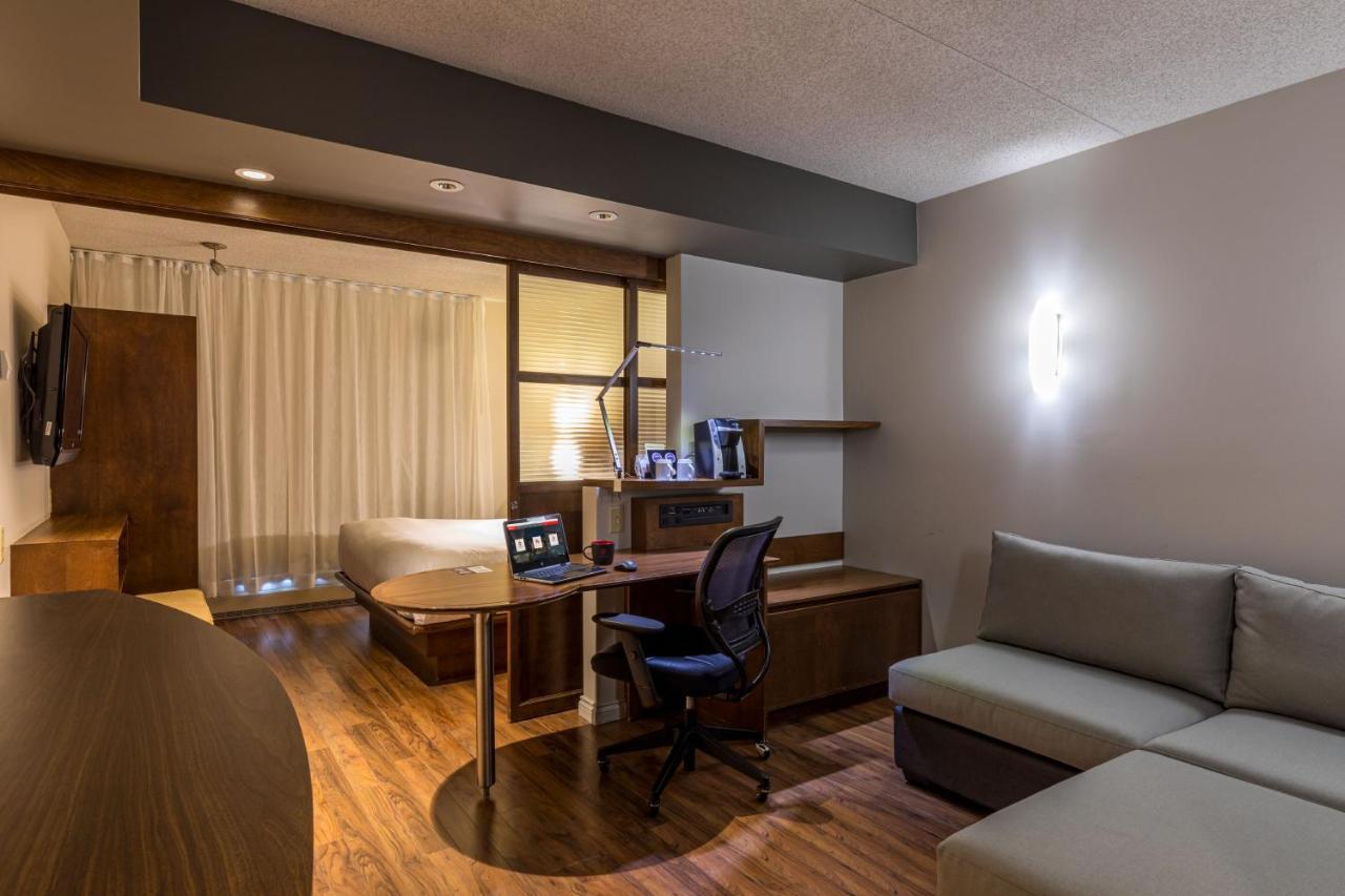 Hotel & Suites Normandin Quebec Экстерьер фото