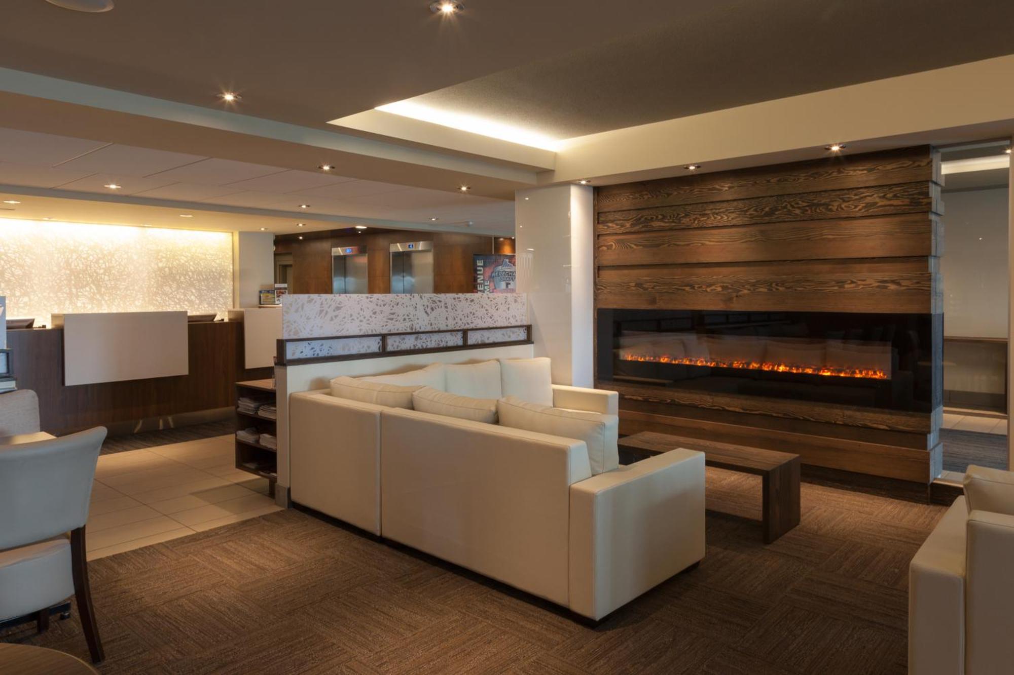 Hotel & Suites Normandin Quebec Экстерьер фото