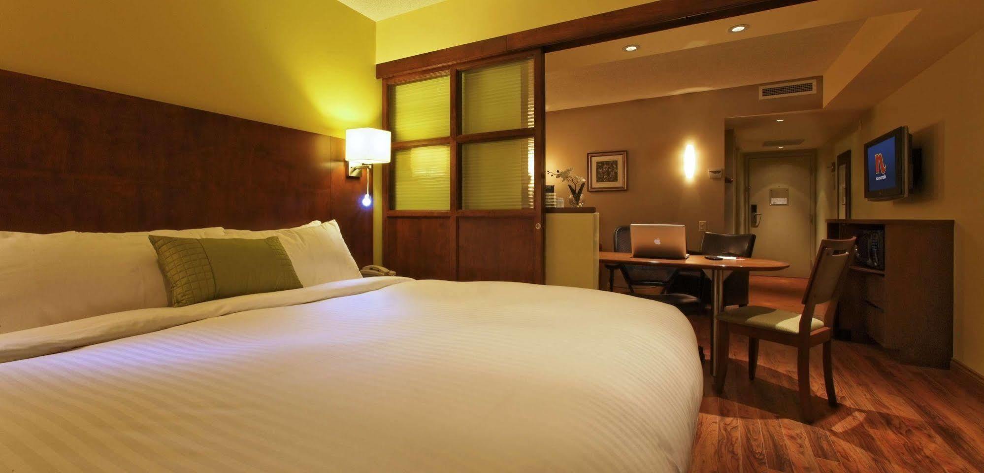 Hotel & Suites Normandin Quebec Экстерьер фото